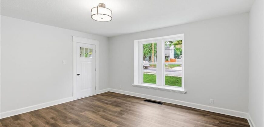 328 E Main Street, Smithville, MO 64089