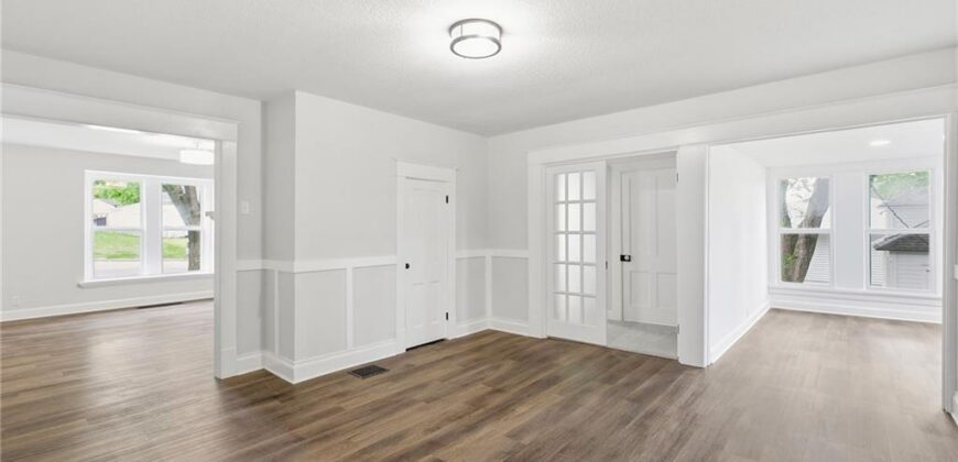 328 E Main Street, Smithville, MO 64089