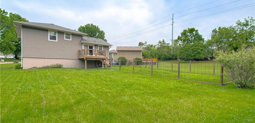 1452 Park Lane, Liberty, MO 64068