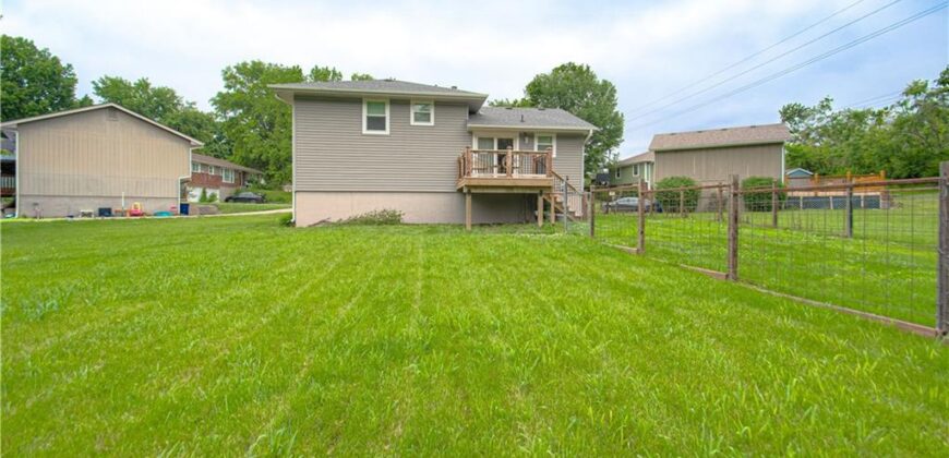 1452 Park Lane, Liberty, MO 64068