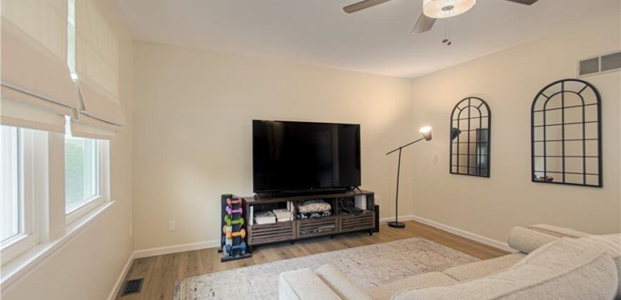 1452 Park Lane, Liberty, MO 64068