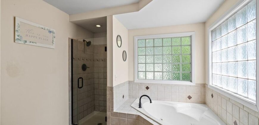 9338 NW 86th Terrace, Kansas City, MO 64153