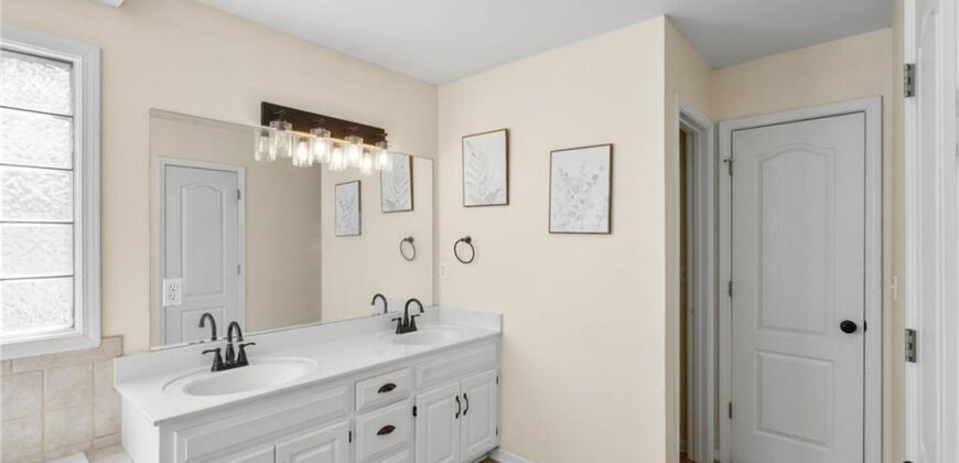 9338 NW 86th Terrace, Kansas City, MO 64153