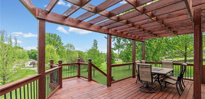 7525 N Amity Avenue, Parkville, MO 64152