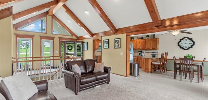 7525 N Amity Avenue, Parkville, MO 64152