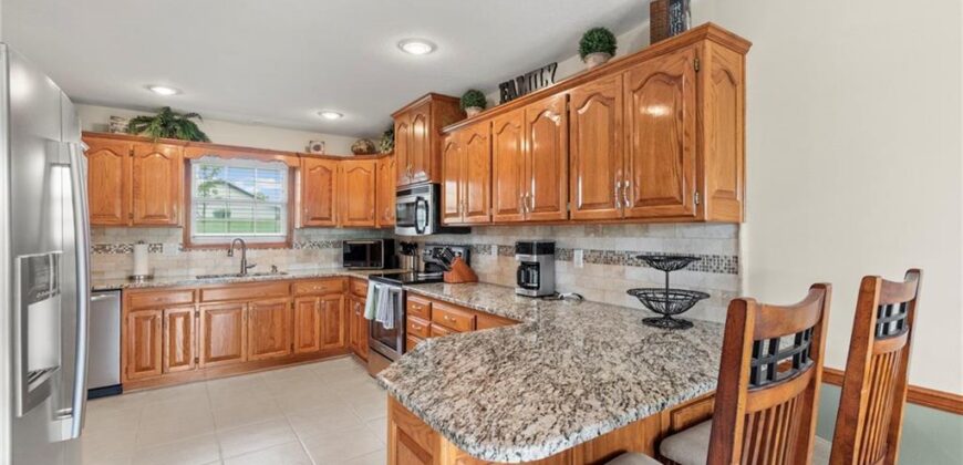 7525 N Amity Avenue, Parkville, MO 64152