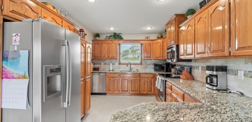 7525 N Amity Avenue, Parkville, MO 64152