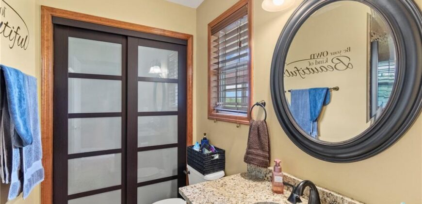 7525 N Amity Avenue, Parkville, MO 64152