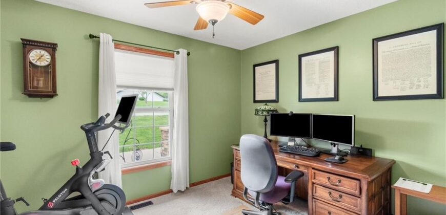 7525 N Amity Avenue, Parkville, MO 64152