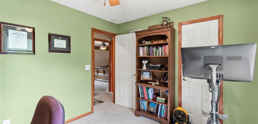 7525 N Amity Avenue, Parkville, MO 64152