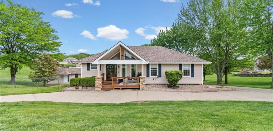 7525 N Amity Avenue, Parkville, MO 64152