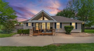7525 N Amity Avenue, Parkville, MO 64152