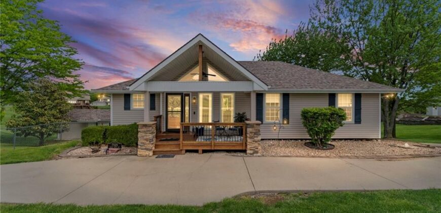 7525 N Amity Avenue, Parkville, MO 64152