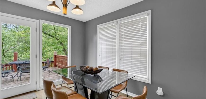 7007 N Holly Court, Kansas City, MO 64118