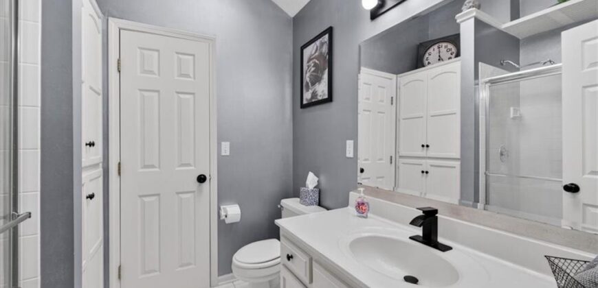 7007 N Holly Court, Kansas City, MO 64118