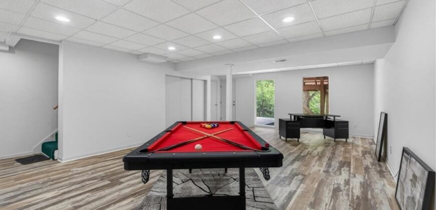 7007 N Holly Court, Kansas City, MO 64118