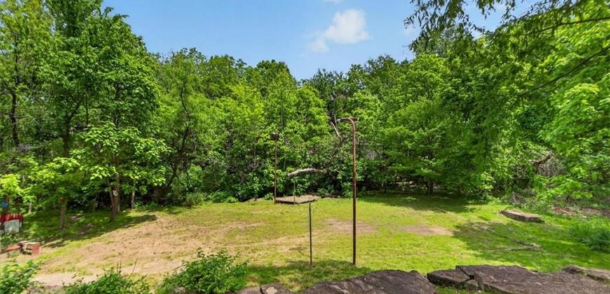 7007 N Holly Court, Kansas City, MO 64118