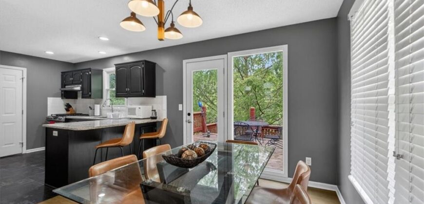 7007 N Holly Court, Kansas City, MO 64118