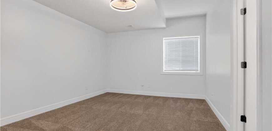 7330 NW Forest Lakes Drive, Parkville, MO 64152