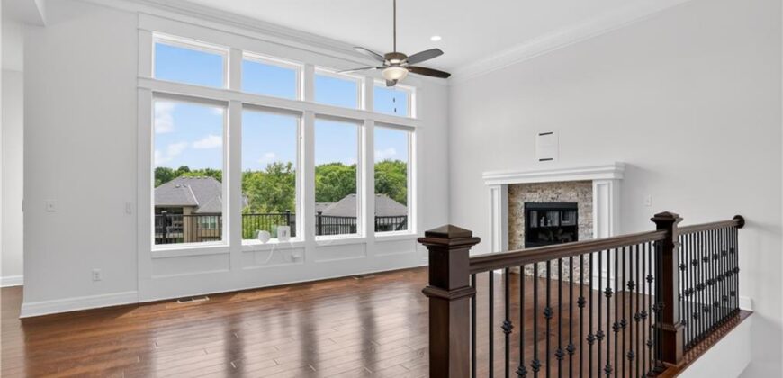 7330 NW Forest Lakes Drive, Parkville, MO 64152