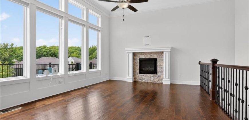 7330 NW Forest Lakes Drive, Parkville, MO 64152