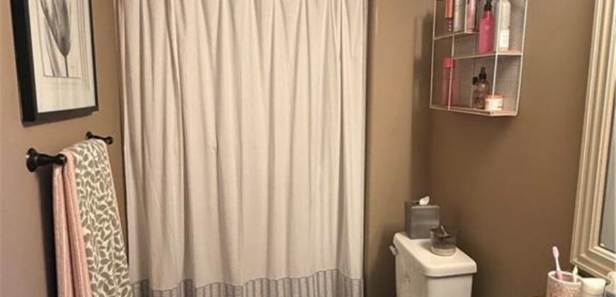 8905 N Agnes Avenue, Kansas City, MO 64156