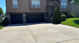 8905 N Agnes Avenue, Kansas City, MO 64156