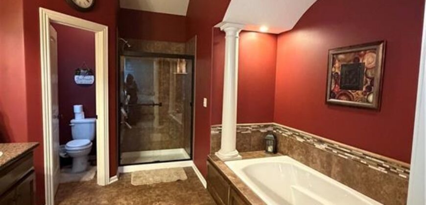 8905 N Agnes Avenue, Kansas City, MO 64156