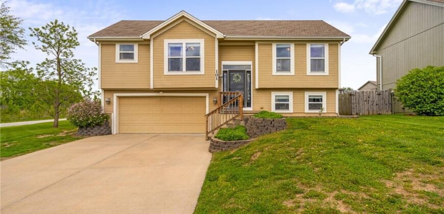 101 Bridgeport Drive, Smithville, MO 64089