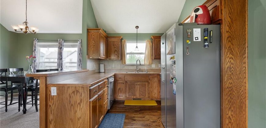 101 Bridgeport Drive, Smithville, MO 64089