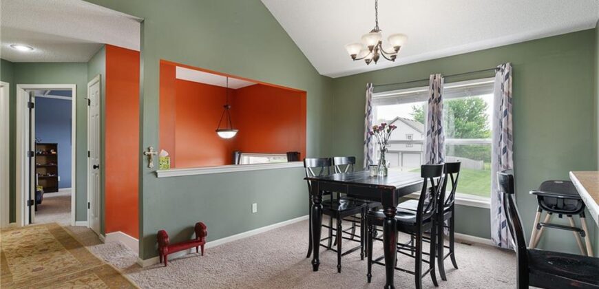 101 Bridgeport Drive, Smithville, MO 64089