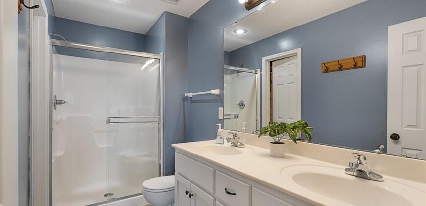 101 Bridgeport Drive, Smithville, MO 64089