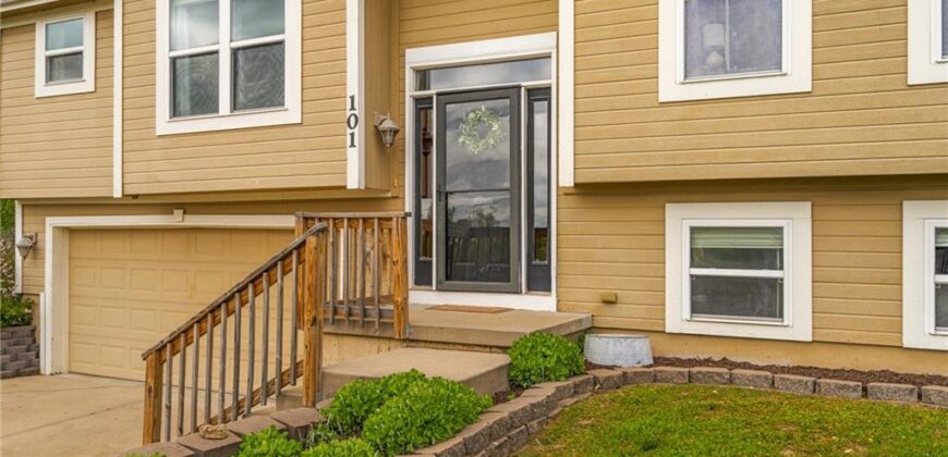 101 Bridgeport Drive, Smithville, MO 64089