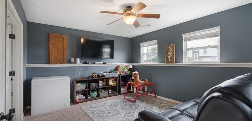 101 Bridgeport Drive, Smithville, MO 64089
