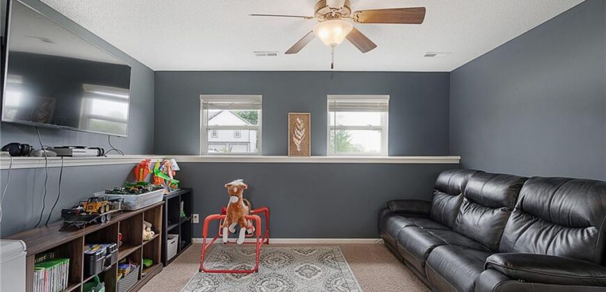 101 Bridgeport Drive, Smithville, MO 64089