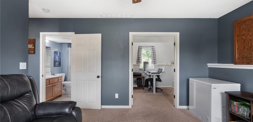 101 Bridgeport Drive, Smithville, MO 64089