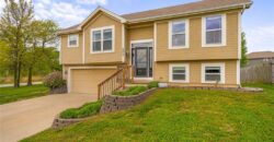 101 Bridgeport Drive, Smithville, MO 64089