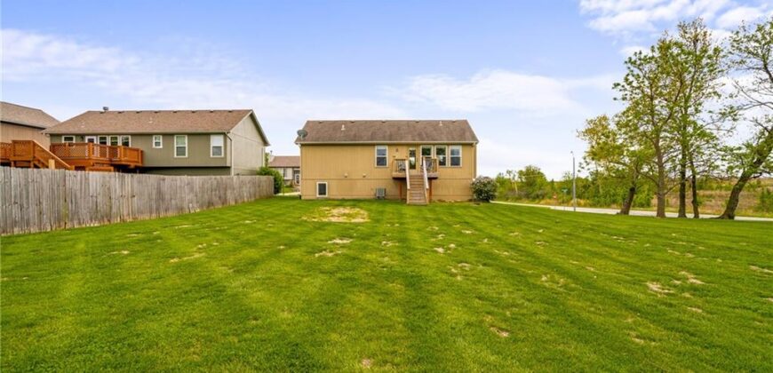 101 Bridgeport Drive, Smithville, MO 64089