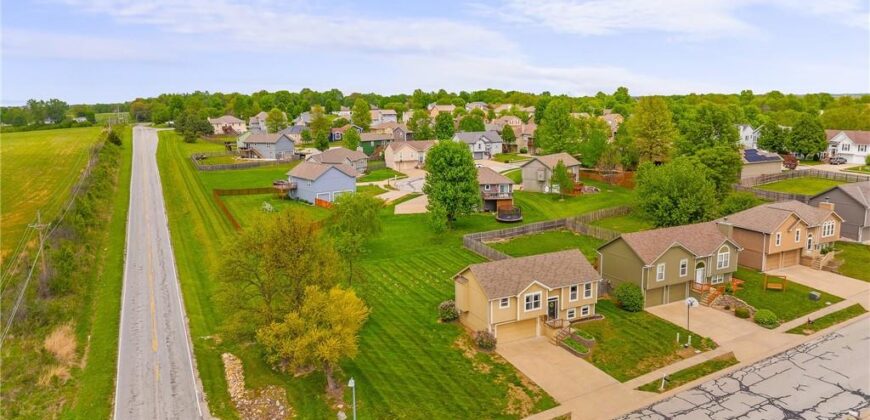101 Bridgeport Drive, Smithville, MO 64089