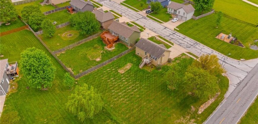 101 Bridgeport Drive, Smithville, MO 64089