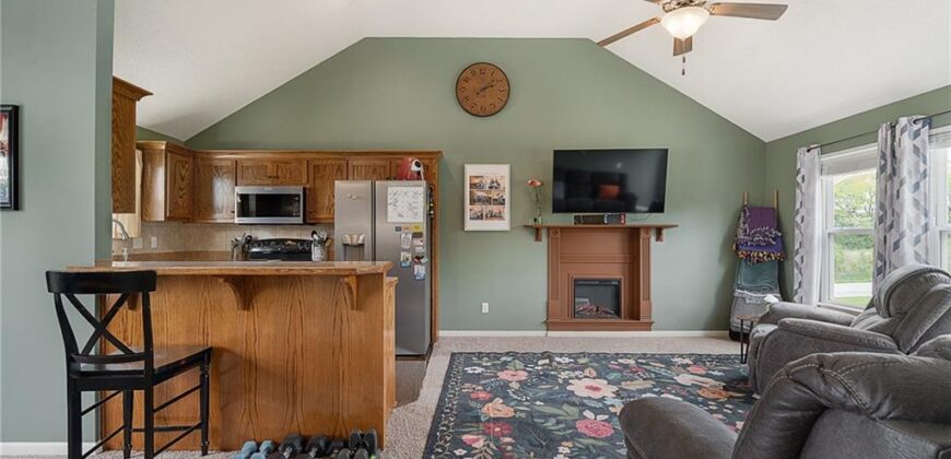 101 Bridgeport Drive, Smithville, MO 64089