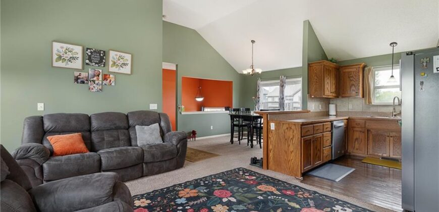 101 Bridgeport Drive, Smithville, MO 64089