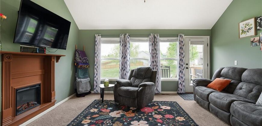 101 Bridgeport Drive, Smithville, MO 64089