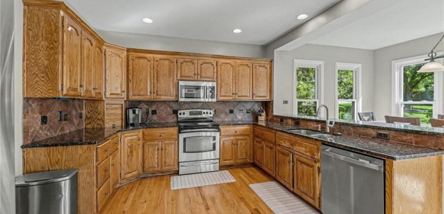 5653 Gresham Circle, Parkville, MO 64152