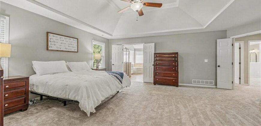 5653 Gresham Circle, Parkville, MO 64152