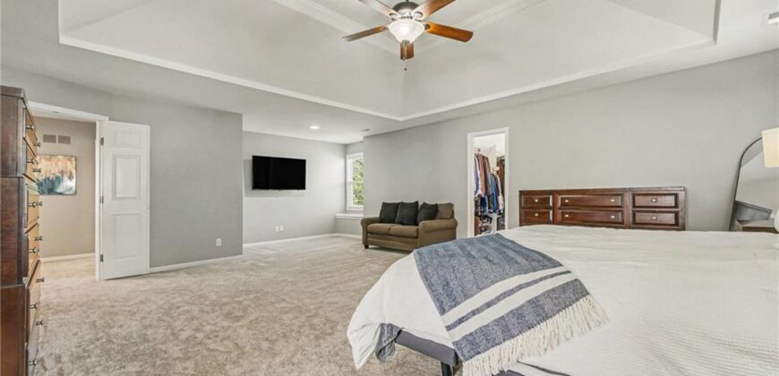 5653 Gresham Circle, Parkville, MO 64152