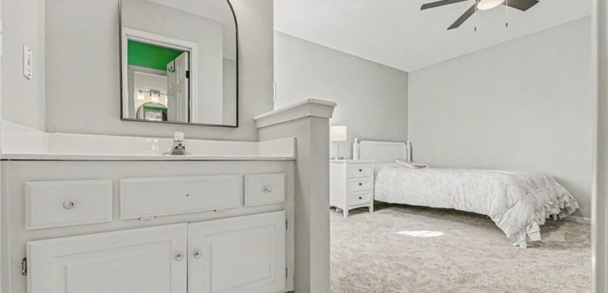 5653 Gresham Circle, Parkville, MO 64152