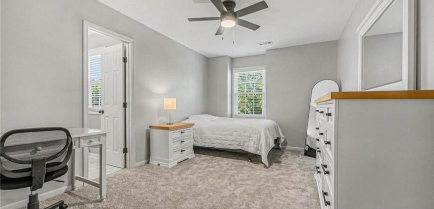 5653 Gresham Circle, Parkville, MO 64152