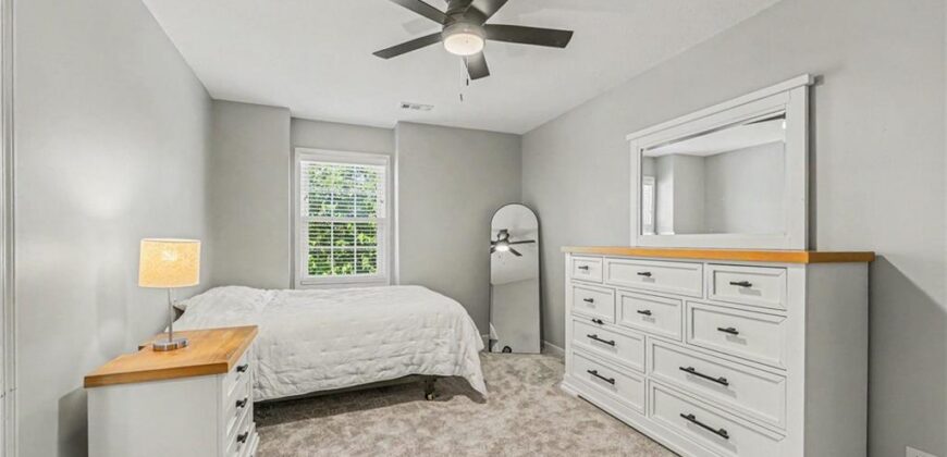 5653 Gresham Circle, Parkville, MO 64152