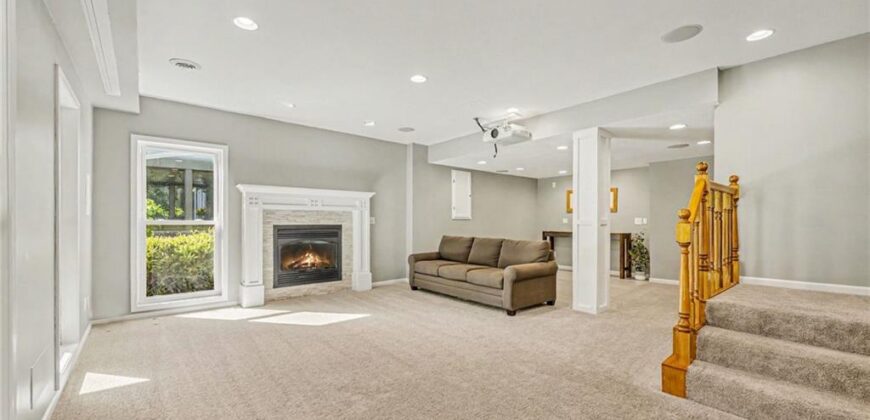 5653 Gresham Circle, Parkville, MO 64152